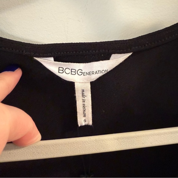 Women’s new BCBGeneration Black wrap front sleeveless romper size small S - Picture 7 of 7